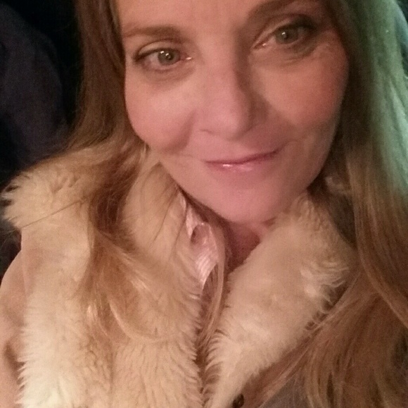 Meet your Posher, Shamra - Picture 1 of 1